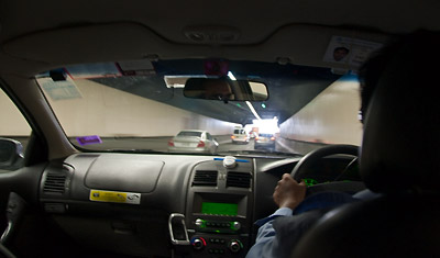 Taxi på väg att lämna Sydney och Australien