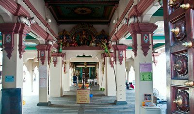 Port, Sri Mariamman Temple, Chinatown, Singapore