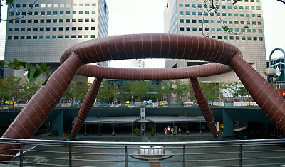 Vattenspel utomhus, vid rondellen på temasek blvd, Suntec, Singapore