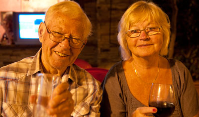 Aina och Sven-Åke på Aguilar restaurang i Estepona