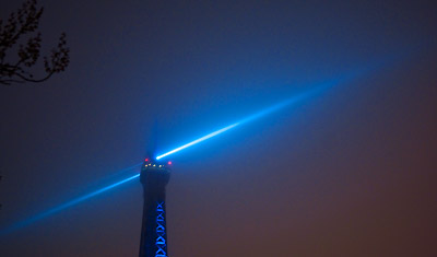 Nyårsnatten, La Tour Eiffel