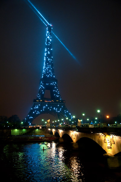 Nyårsnatten, La Tour Eiffel