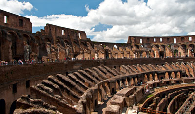 Inne vid södra sidan av Colosseum, Rom