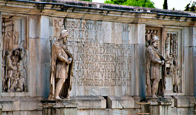 Detaljbild över Arch of Constantine, Rom