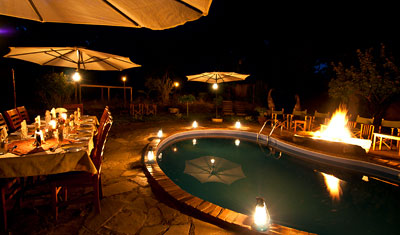 Brasa vid poolen, Murera Springs Eco Lodge, Kenya