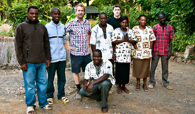 Svante och personalen på Murera Springs Eco Lodge