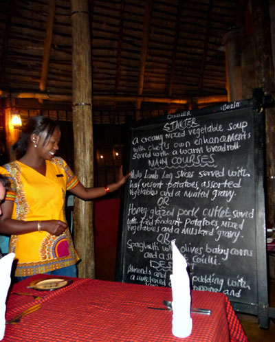 Kvällens trerätters meny på Maili Saba Camp, Kenya