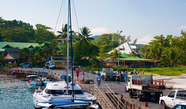20110218-17-La-Passe-La-Digue-Seychelles