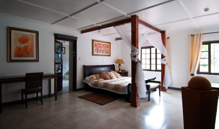 20110218-28-Superior-Room-Chateau-St-Cloud-La-Digue-Seychelles