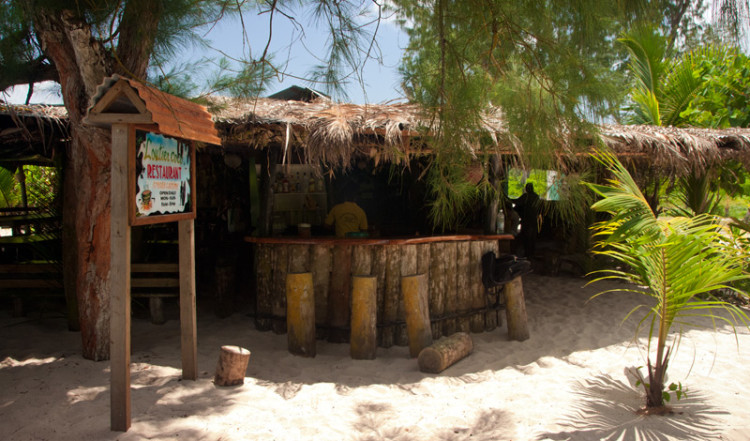20110218-43-Loutier-Coco-Restaurant-La-Digue-Seychelles
