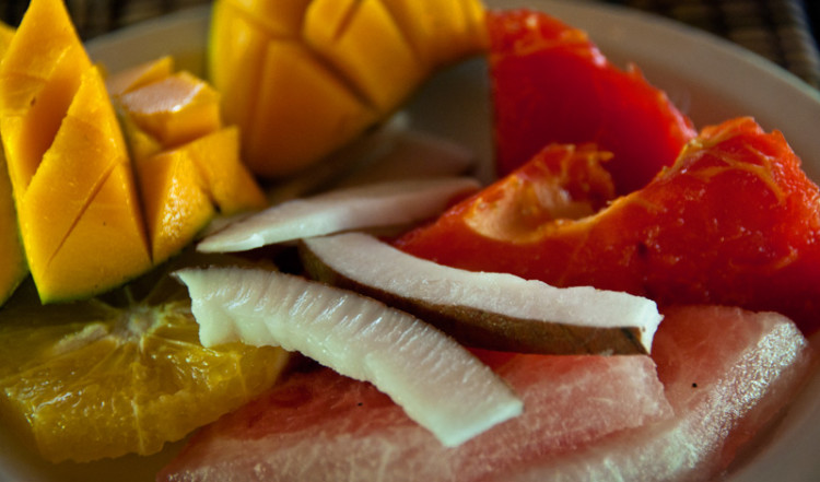 20110220-01-Fruit-Breakfast-Chateau-St-Cloud-La-Digue-Seychelles
