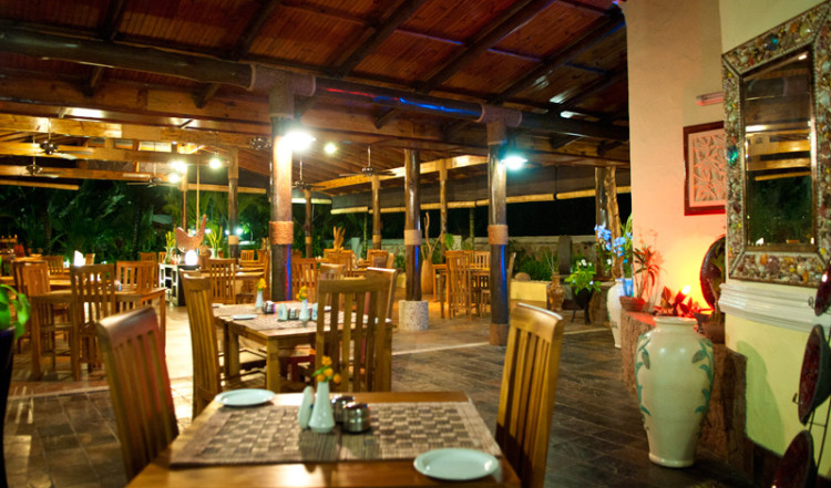 20110220-50-Restaurant-Chateau-St-Cloud-La-Digue-Seychelles