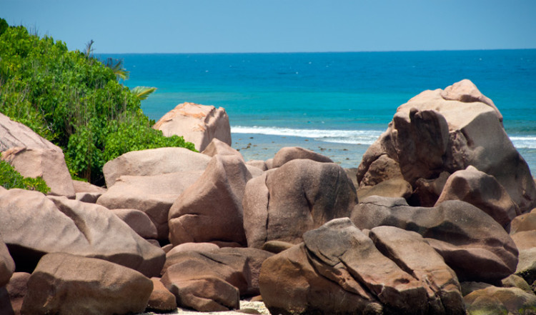 Utsikt från nordöstra La Digue, Seychellerna