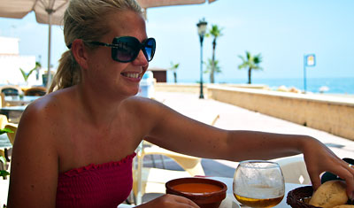 Anki på Manolos, Sabinillas