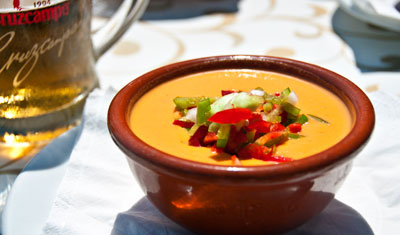 Gazpacho och öl på Paco Chiringuito