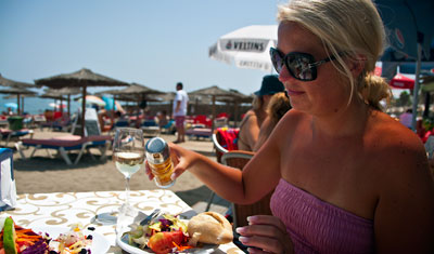 Anki lunchar på Chiringuito Paco, Estepona 