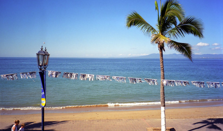 Puerto Vallarta utsikt längs gata i centrum, Mexiko