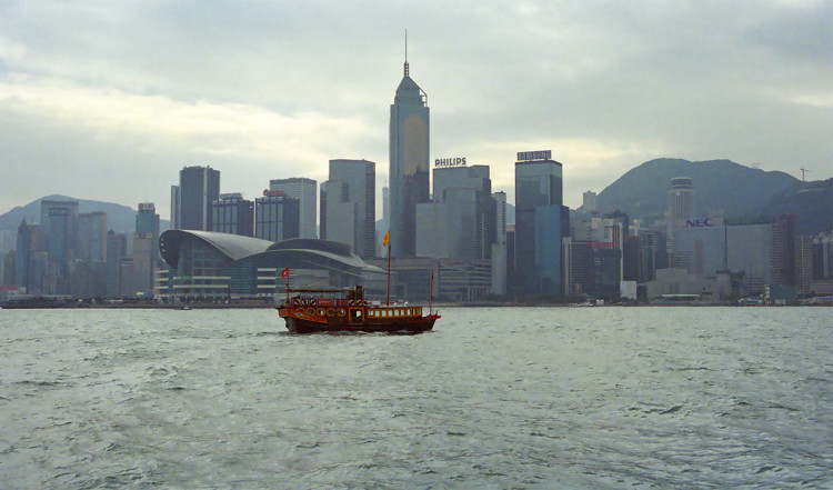 Victoria Harbour och Hong Kong Island skyline