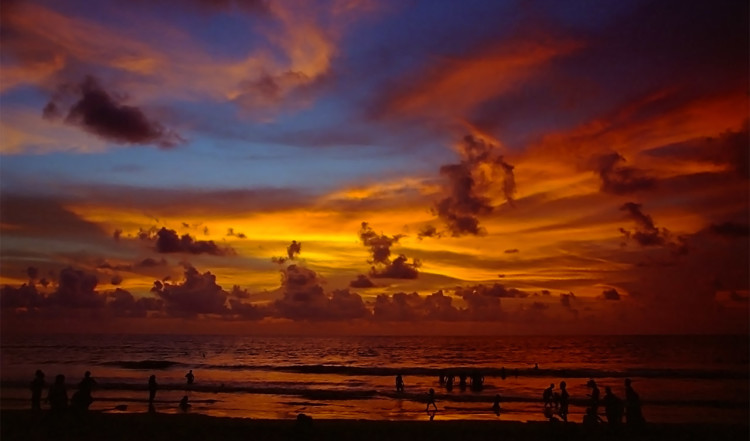 Fantastisk himmel vid solnedgång, Kuta beach