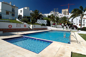 Pool, Monte Viñas