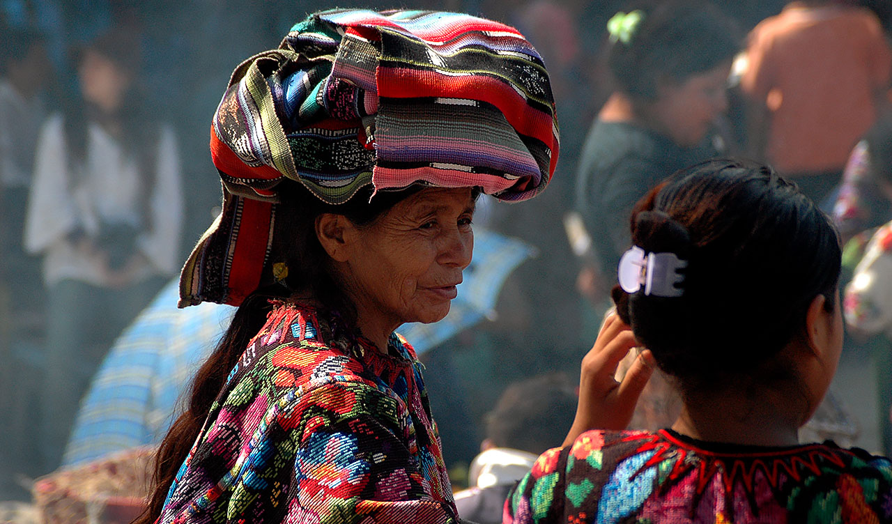 Kvinnor på Chichicastenango marknad, Guatemala