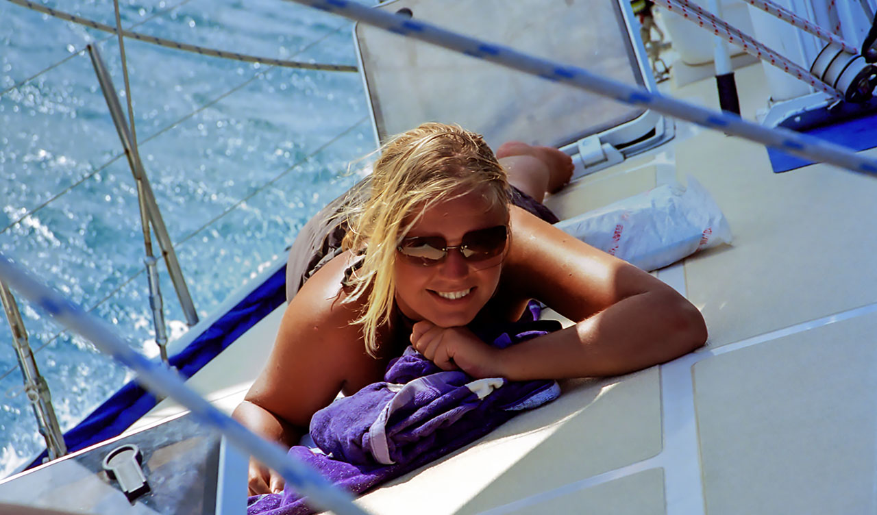 Anki på däck, segling i Whitsundays