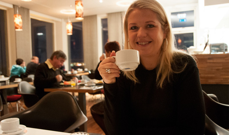 Anki intar frukost på Hotel Arnarhvoll, Reykjavik