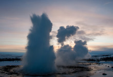 Ett nytt utbrott innan ångmolnet från förra försvunnit, Geysir