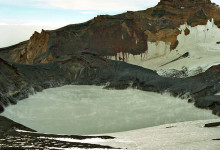 Uppe vid Krater sjön efter vandring, Mt Ruapehu Crater climb