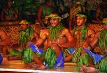 Fiafia dans av män på Aggie Greys, Samoa