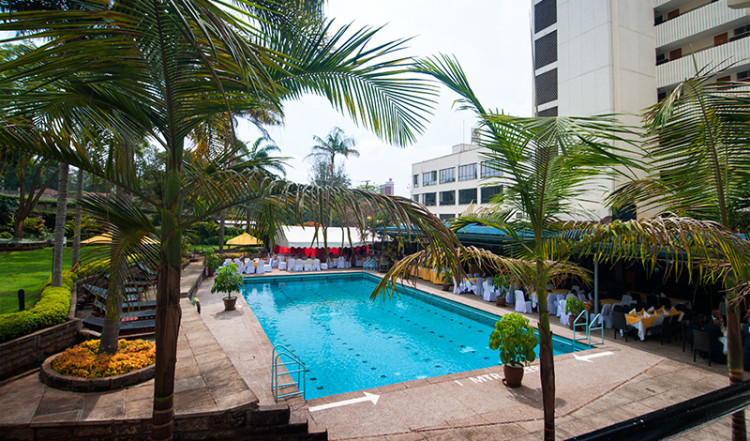 Sol vid poolen Sarova Panafric, Nairobi Kenya Sol vid poolen Sarova Panafric, Nairobi Kenya