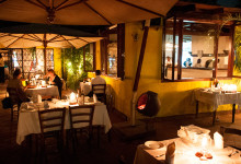 Servering under öppen himmel, Osteria Del Chianti, Restaurant Nairobi Kenya