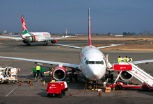 Plan från Kenya Airways på Nairobi flygplats, Kenya