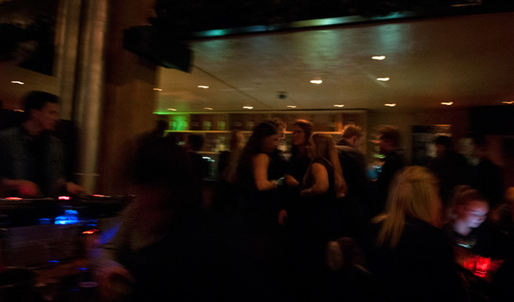 En DJ gör drar igång, Vegamot Bistro & Bar, Reykjavik