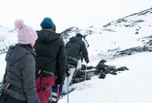 På led vid glaciär utflykt, Sólheimajökull, Island