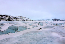 Från glaciärtungan mot toppen av Sólheimajökull, Island