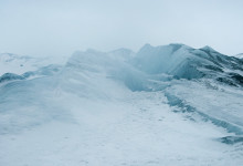 Bergtoppar på glaciären vid Sólheimajökull, Island