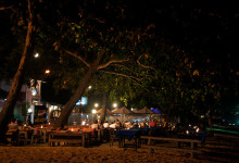 Kväll vid restaurang på Sanur strand, Bali