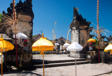 Portal till tempel utmed Sanur strandpromenad, Bali