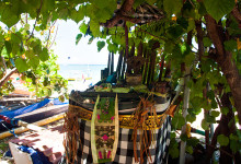 Altare med offergåva, Sanur strandpromenad, Bali