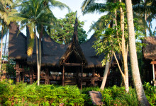 Huvudbyggnaden på Bambu Indah, Ubud Bali