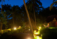 Kvällsbelysning vid Bambu Indah i Ubud, Bali