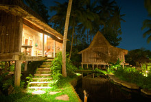 Kväll vid Bambu Indah i Ubud, Bali