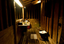 Badrum i Padi House sett från duschen, Bambu Indah Ubud