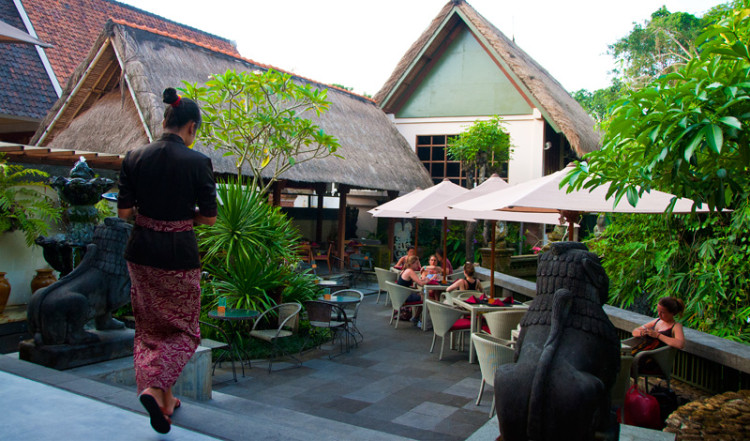 Oops Restaurant och Bar i Ubud, Bali Oops Restaurant och Bar i Ubud, Bali