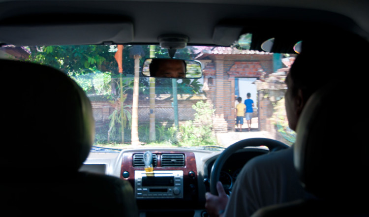 Längs vägen i Ubud, Bali
