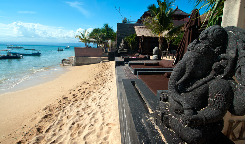 Utmed stranden på Indiana Kenanga Villas Lembongan