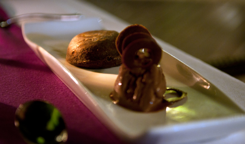 Chocolate fondant dessert på Restaurang Indiana Kenanga Villas Lembongan