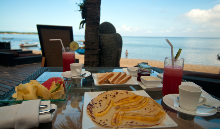 Frukost med fantastisk utsikt, Indiana Kenanga Villas, Lembongan