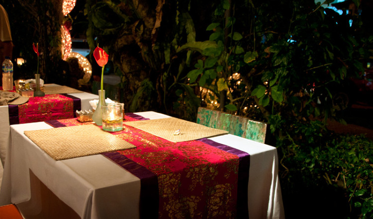 Ett bord på trevliga Ibu Rai Bar and Restaurant, Ubud Ett bord på trevliga Ibu Rai Bar and Restaurant, Ubud